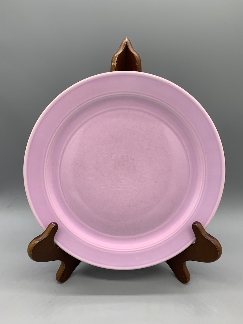 Vernon Kiln\u2019s Pistachio Modern California Chop Plate and Orchid Lavender Luncheon Plate