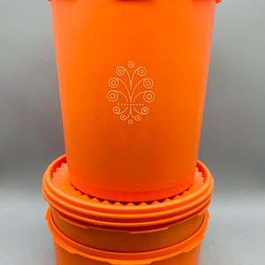 Orange Round Push Top Tupperware Medium Canister 1481-8