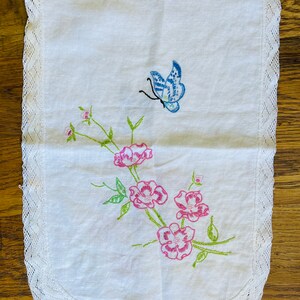 Vintage Embroidered Household Linens/ Floral Table Runners/ Table ...