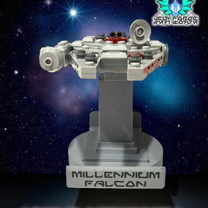 Personalized LEGO Pedestal Display Stand for Brick Collectibles | Floating Wall Mount for Millennium Falcon & Grogu | Unique Gift for LEGO