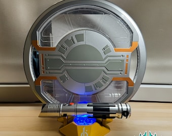 Halcyon Starcruiser Lightsaber & Shield Stand: All-in-One Display