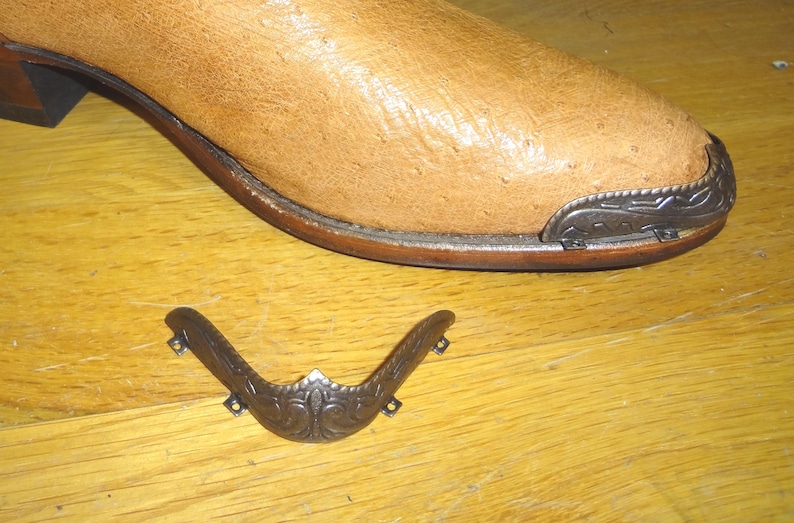Tips cowboylaars, ronde neus, kies voor metalen afwerking Koper