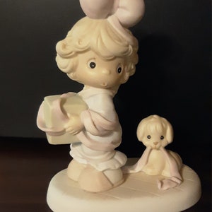 Precious Moments 1993 Tied Up For The Holidays Collectible Figurine