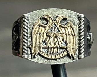 金色のシンボルがあしらわれたオッドフェローズの指輪 - Etsy 日本