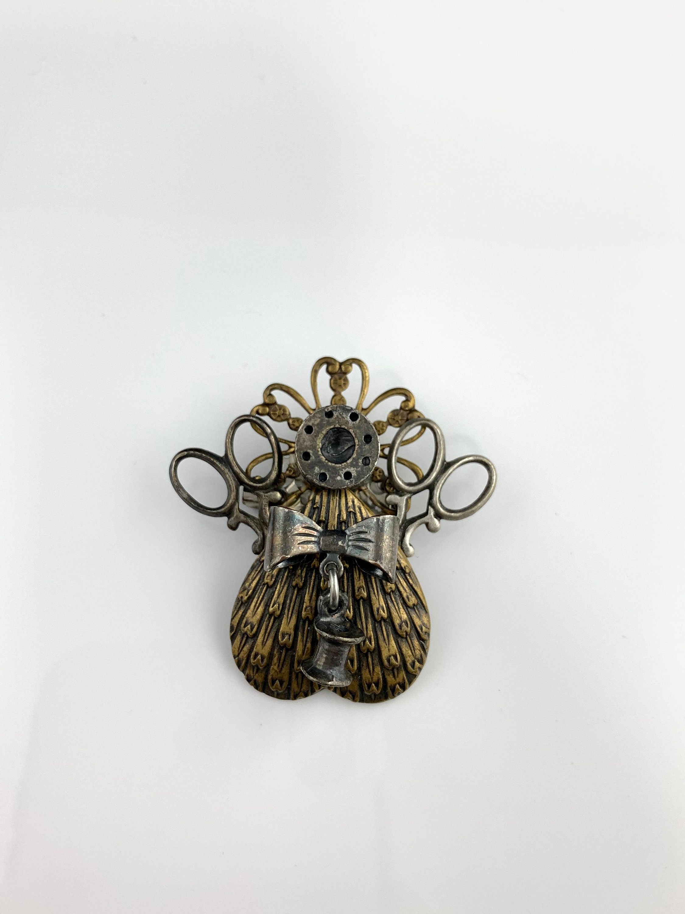 Vintage Crafter Anstecknadel - Argonne Hall,LLC