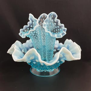 Fenton Glass 4-częściowy paterę Hobnail Crimped Blue Opalescent - Argonne Hall, LLC