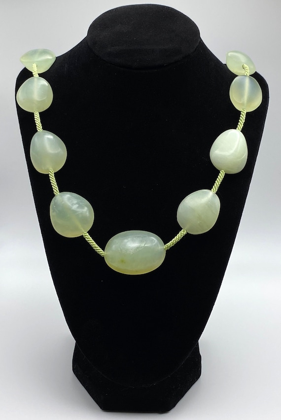 Vintage Green Jadeite Translucent Bead Necklace | 