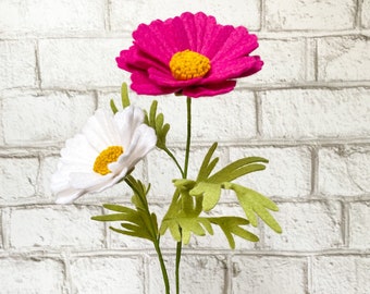 Fiore di cosmo, stelo singolo, fiore di feltro