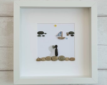 Present till nygifta, konst på sten, brudpar på stranden, unik bröllopsdagspresent, speciell årsdagspresent till henne, beställningsvara