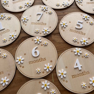 Jeu de cartes jalons marguerite en bois Marqueurs d'étapes bébé Accessoire photo bébé Idée cadeau baby shower Idée cadeau naissance image 7