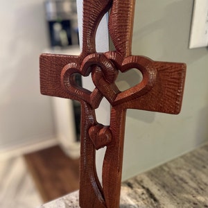 Archivo CNC STL para cruz religiosa con corazones y textura de cincel de mano / Decoración de pared de cruz de madera / Decoración del hogar cristiano / Descarga instantánea
