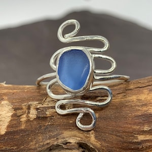 Anello in argento sterling fatto a mano con vetro di mare - Gioielli blu acqua scozzese