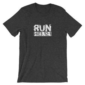 Camisa de 1/cristiana Hebreos 12 para hombres y cristiana gráfico regalo de T-Shirt/cristiano/Bautismo regalo/Biblia verso t camisas de fe camiseta regalo para el corredor imagen 2