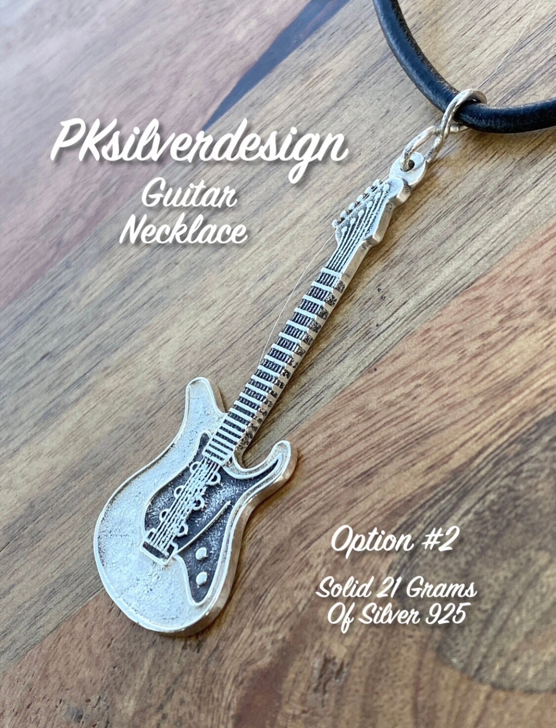 ギターネックレス（925製）。トグルロック留め。ソリッドスターリング
