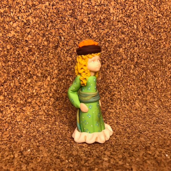 Santon femme, au panier d'oranges, Crèche de Noël, fabrication artisanale, fimo