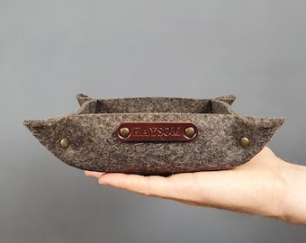 Valet Tray Wool Felt, Catch all Gift for Him Husband, Men's Valet Tray, Catchall Desk organizer, Home decor Tray, Change bowl phone pad