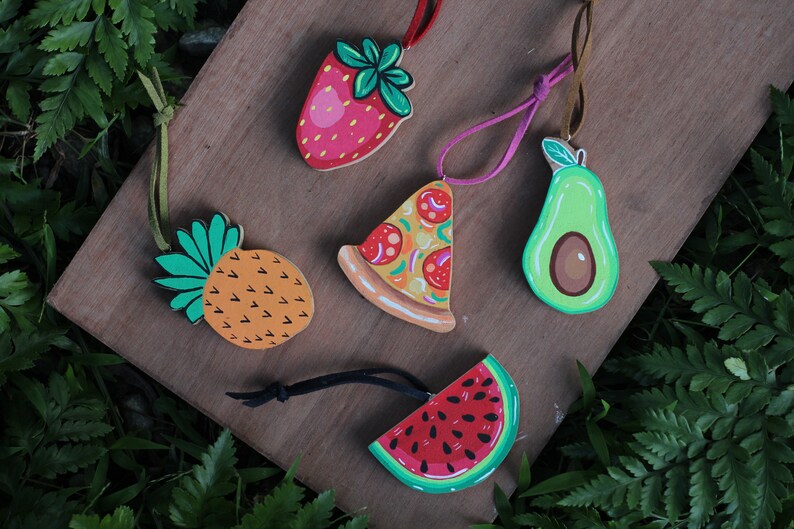 Pizza keychain,Pizza Keyring,Keyring,Gift for her,gift for him,accessories,Wooden keyring,wooden painted,food,pizza,handmade image 3