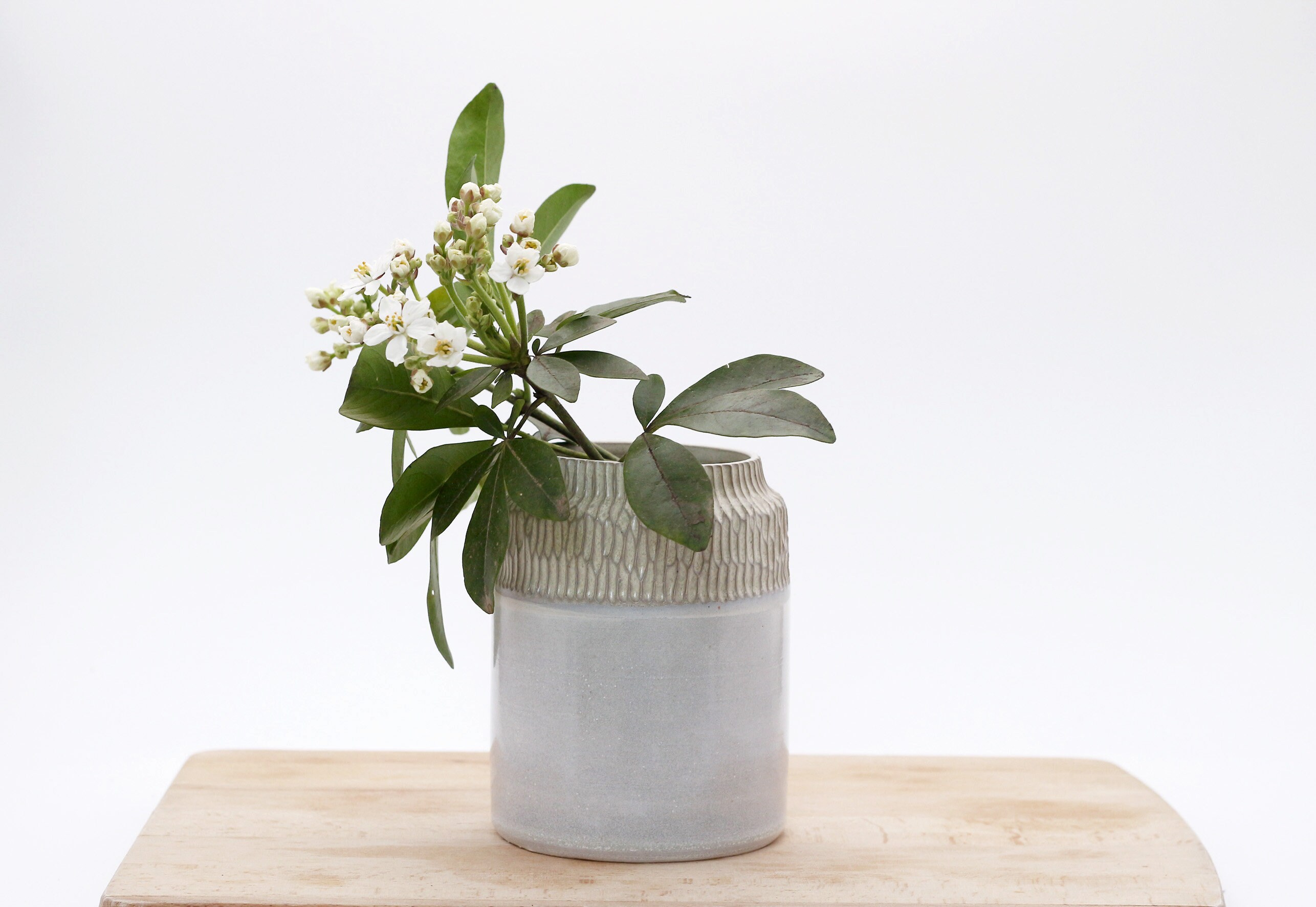 Vase en Grès 14 cm Gris et Bleu Neige - Céramique Artisanale