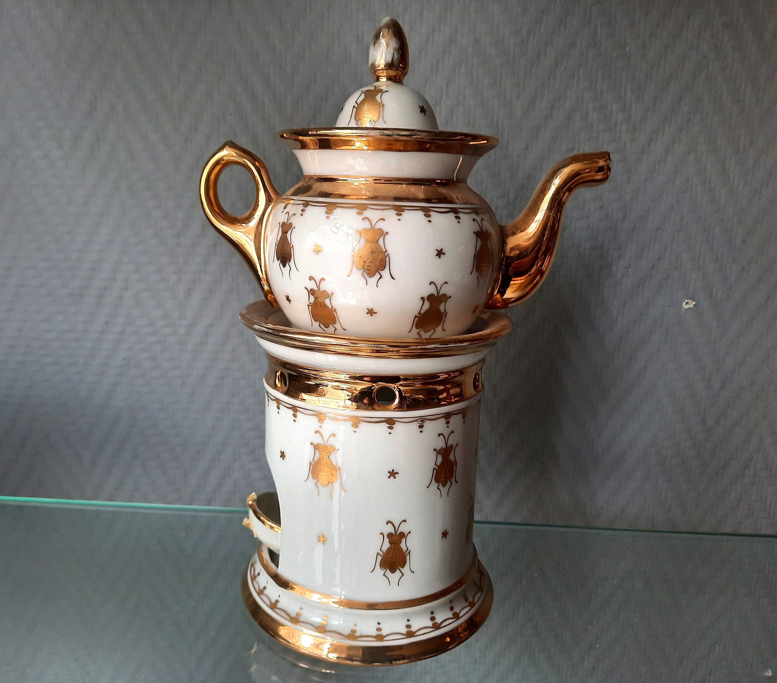 Porcelaine Manufacture Impériale Napoléon Tisaniere Théière Abeilles Or sur Fond Blanc - 475A