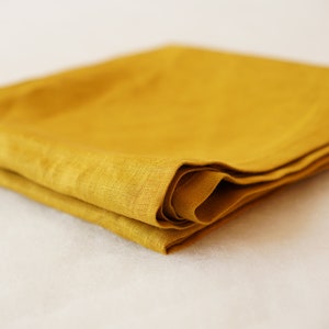 Manta de lino bordada en color tierra, manta natural, manta de lino para bebé, fular de lino para bebé, manta orgánica para bebé