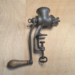 Moravia No.0 Cast Iron Meat Grinder