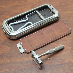 Rolls Razor &#39;Viscount&#39; - Vintage Cased Safety Razor with Leather Strop and Sharpening Stone