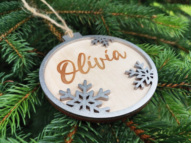 Custom Name Christmas Tree Pendants Perfect Christmas New Year Gifts for Family and Friends, C18 image 2