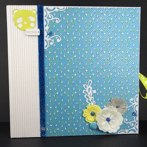 Baby birth photo album, unisex, dedicated to baby&#39;s first months, handmade. Gift idea for young parents.