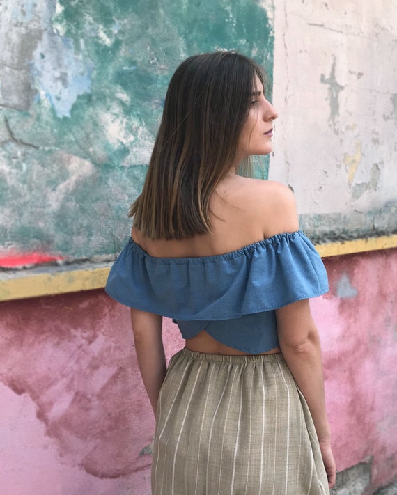 blue ruffle crop top