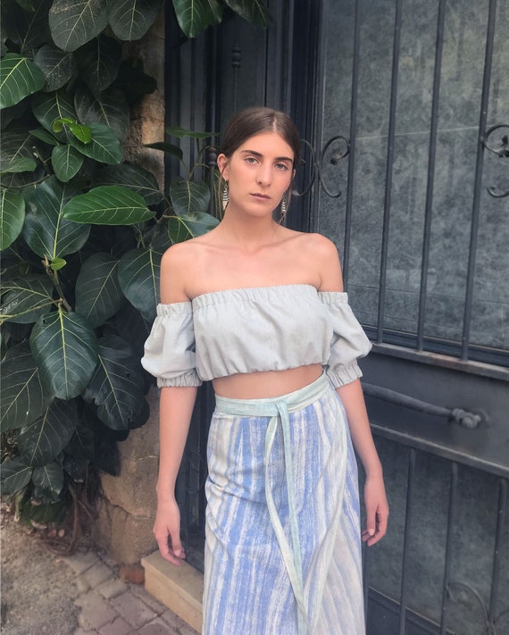 Cropped peasant top hotsell with puff sleeves