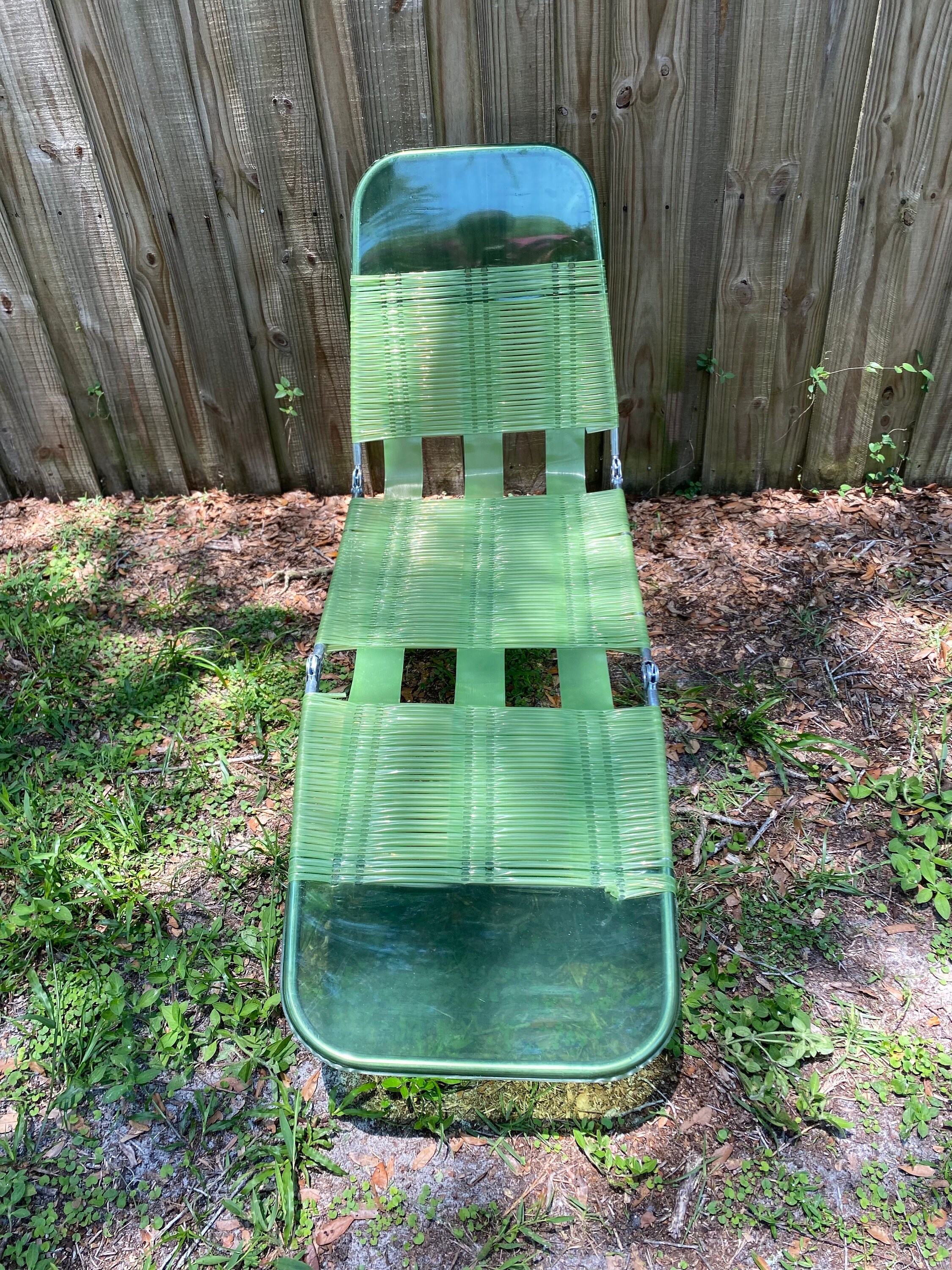 Vintage Tri Fold Green Jelly Vinyl Tube Pool Deck Patio Lawn