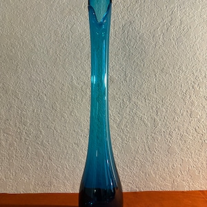 Peacock Blue LE Smith 23” Simplicity Line Swung Vase Read Description