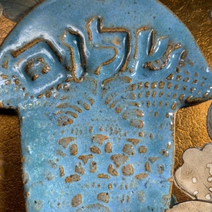 Shalom Hamsa. Ceramic Hamsa Art . Shalom Hamsa wall decor. Shalom Art. Shalom Wall Decor. Hamsa Art. Judaica Pottery. Handmade Shalom Hamsa
