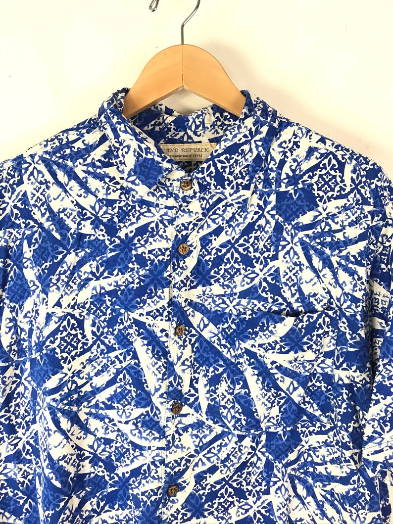 Vintage Mens Silk Hawaiian Shirt , 1990s Blue & White Print Shirt Mens XL, Blue Abstract Shirt, Beach Summer Tropical Shirt, Print Hawaiian image 3