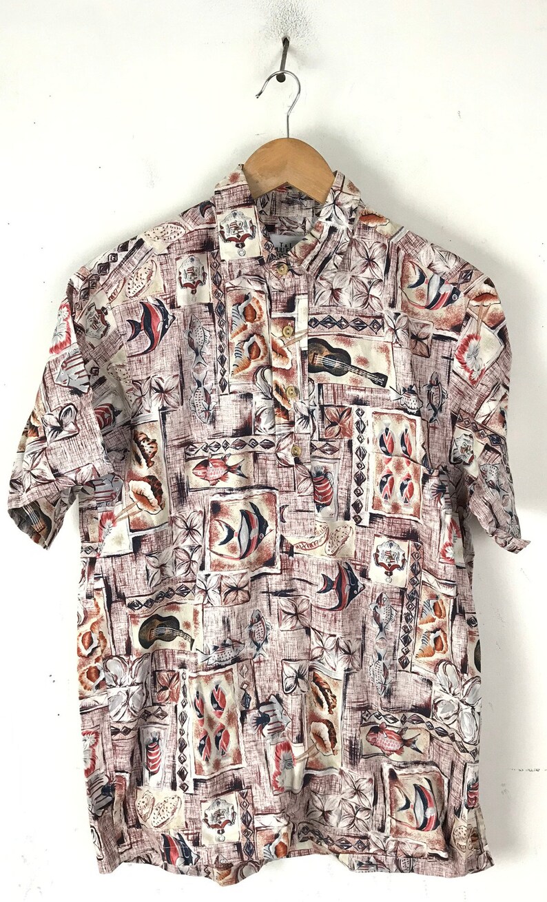 Vintage Fish & Seashell Hawaiian Shirt Mens Medium, Red Black Print Hawaiian Shirt, Tropical Fish Beach Hawaiian Shirt, Summer Hawaiian image 2