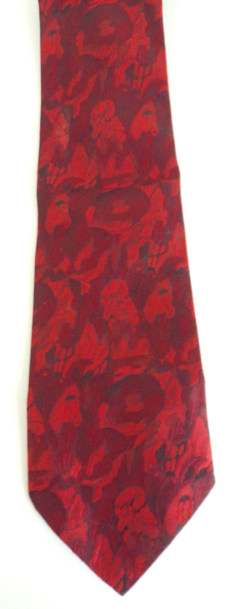 80s Bright Red Abstract Print Tie, Polyester Necktie, Bright Red Tie, Abstract Print, Abstract Tie, 80s Necktie, Vintage Red Tie image 2