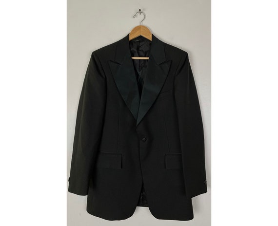Vintage Classic Oversized Peak Lapel Tuxedo Jacket 1970's Vintage Classic Oversized Peak Lapel Tuxedo Jacket 1970's