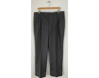 Vintage Dunkelgraue Herrenhose: Doppelte Plissee-Kleidhose, Taillengröße 38, 1980er Jahre