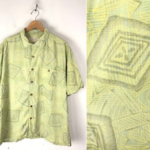 Mannen Kerstcadeau Travel Button up Vtg Thai Silk Mens Reflecterend Shirt Forest Green Gold Size XL Kleding Herenkleding Overhemden & T-shirts Oxfords & Buttondowns Tiki Hawaiiana Vintage Island Shirt 
