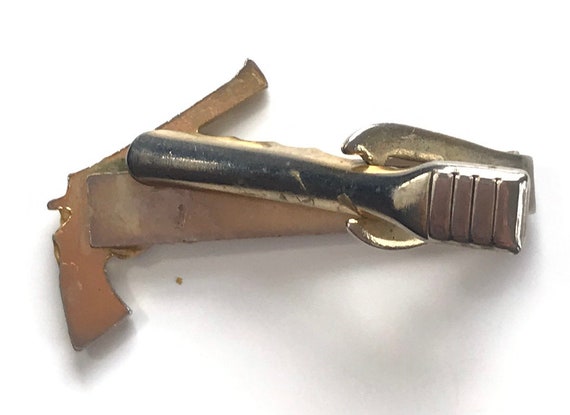 Vintage Faded Gold Revolver Tie Clip, Gun Tie Cli… - image 3
