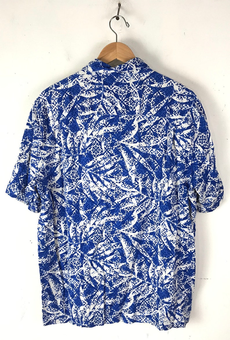 Vintage Mens Silk Hawaiian Shirt , 1990s Blue & White Print Shirt Mens XL, Blue Abstract Shirt, Beach Summer Tropical Shirt, Print Hawaiian image 5