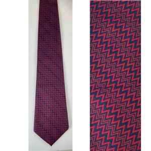 70s Red & Navy Blue Zigzag Tie, Vintage Polyester Wide Necktie, Red Blue Geometric Zigzag Print Tie, Classic Old Time Polyester Tie image 1