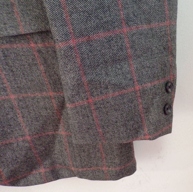 Vintge Mens Plaid Blazer, 1980s Red Gray Size 42 Wool Plaid Blazer, Gray Blazer, Gray Plaid, Mens Classic Blazer, High End, Plaid, 80s image 4