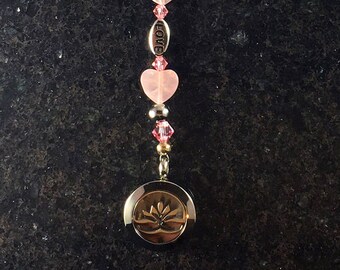 LOVE Lotus Rose Quartz Gemstone Mini Heart String Aromatherapy Diffuser