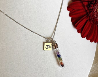 Chakra Om Gemstone Glass Vial Collar de Plata de Ley