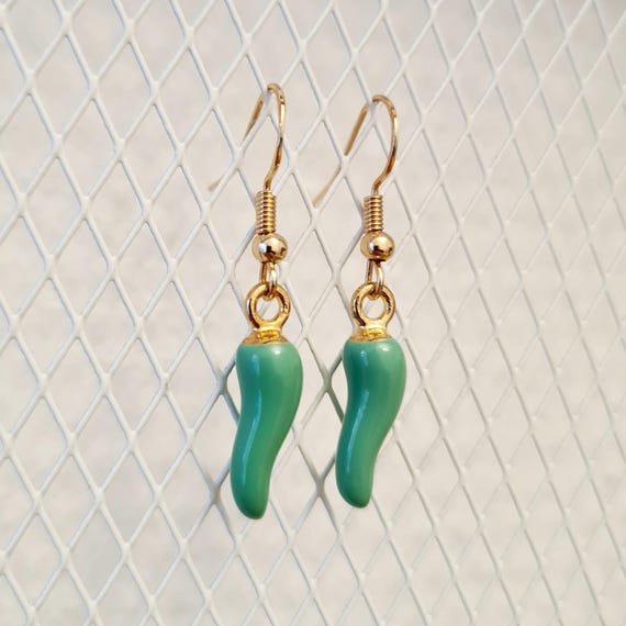 "Green Chili" earrings made of enamel