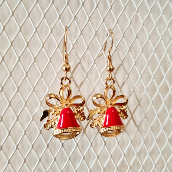 Earrings with majestic bells