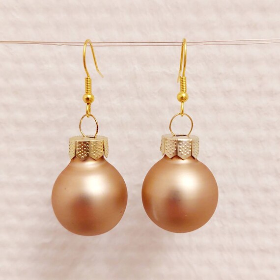 Christmas earrings with light brown balls