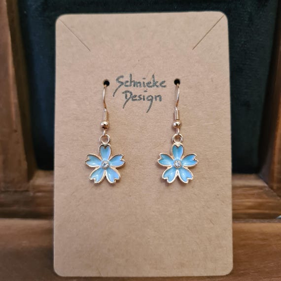 Earrings with enamel flowers