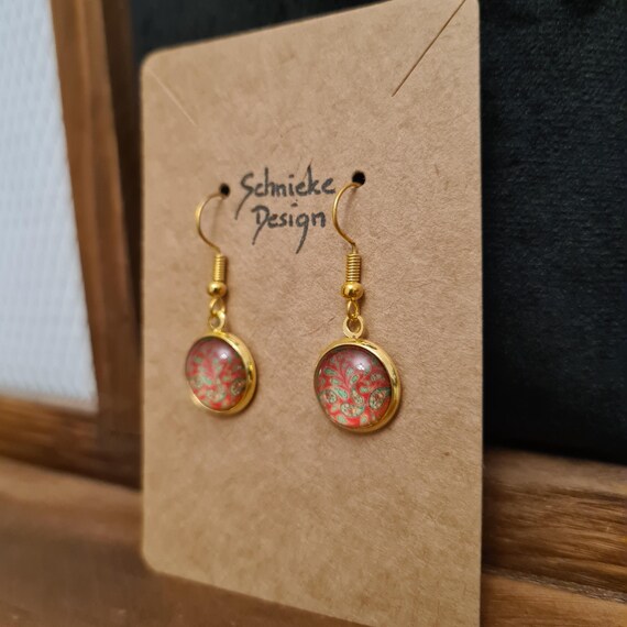 Earrings with round floral Zen cabochons